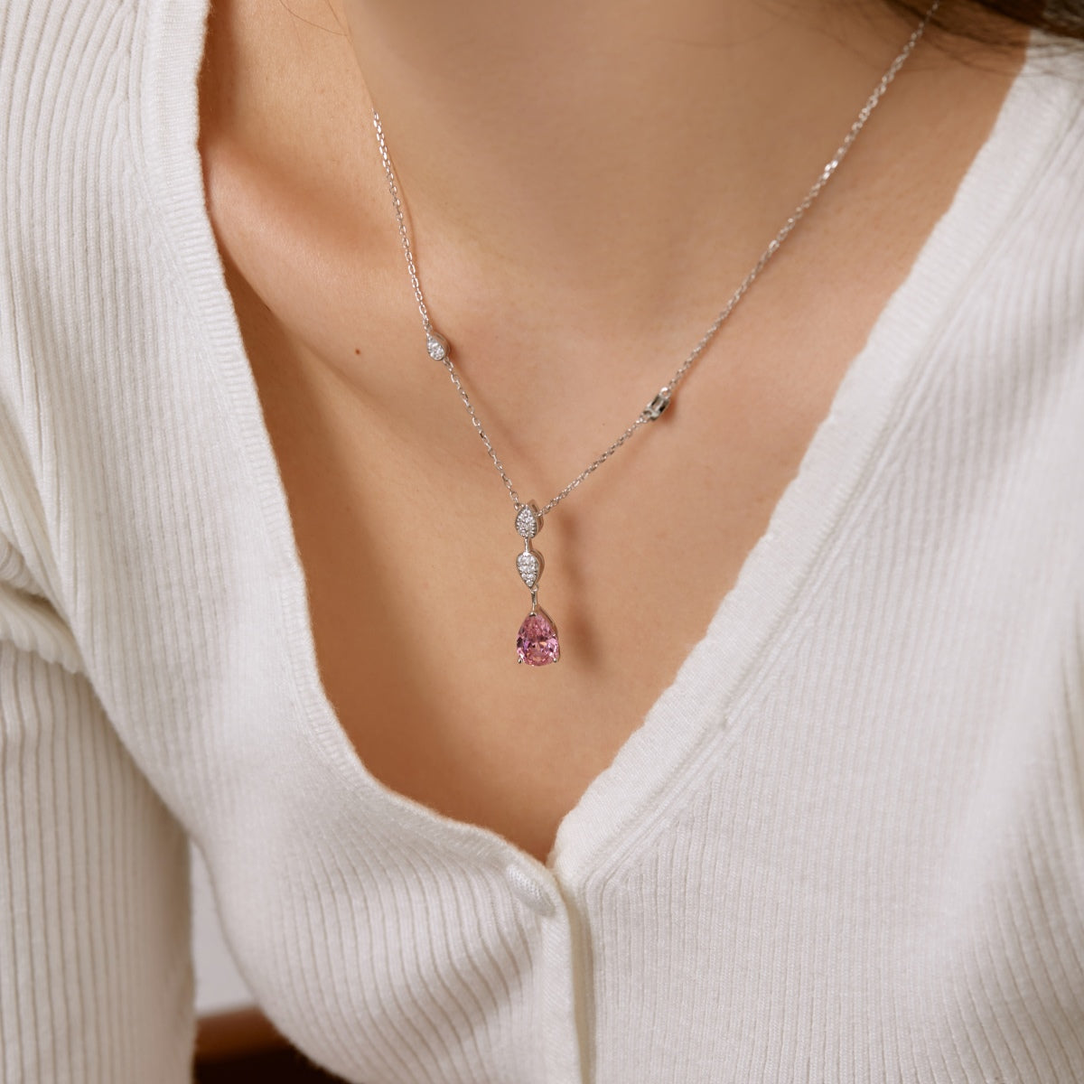 [Bloom]Dazzling Pear Cut Necklace