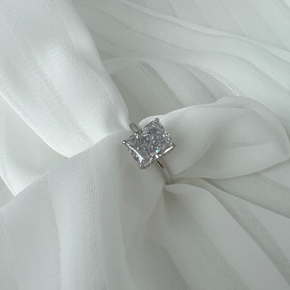 [Bloom]4.0 Carat Ornate Enchanting Radiand Cut Banquet Ring