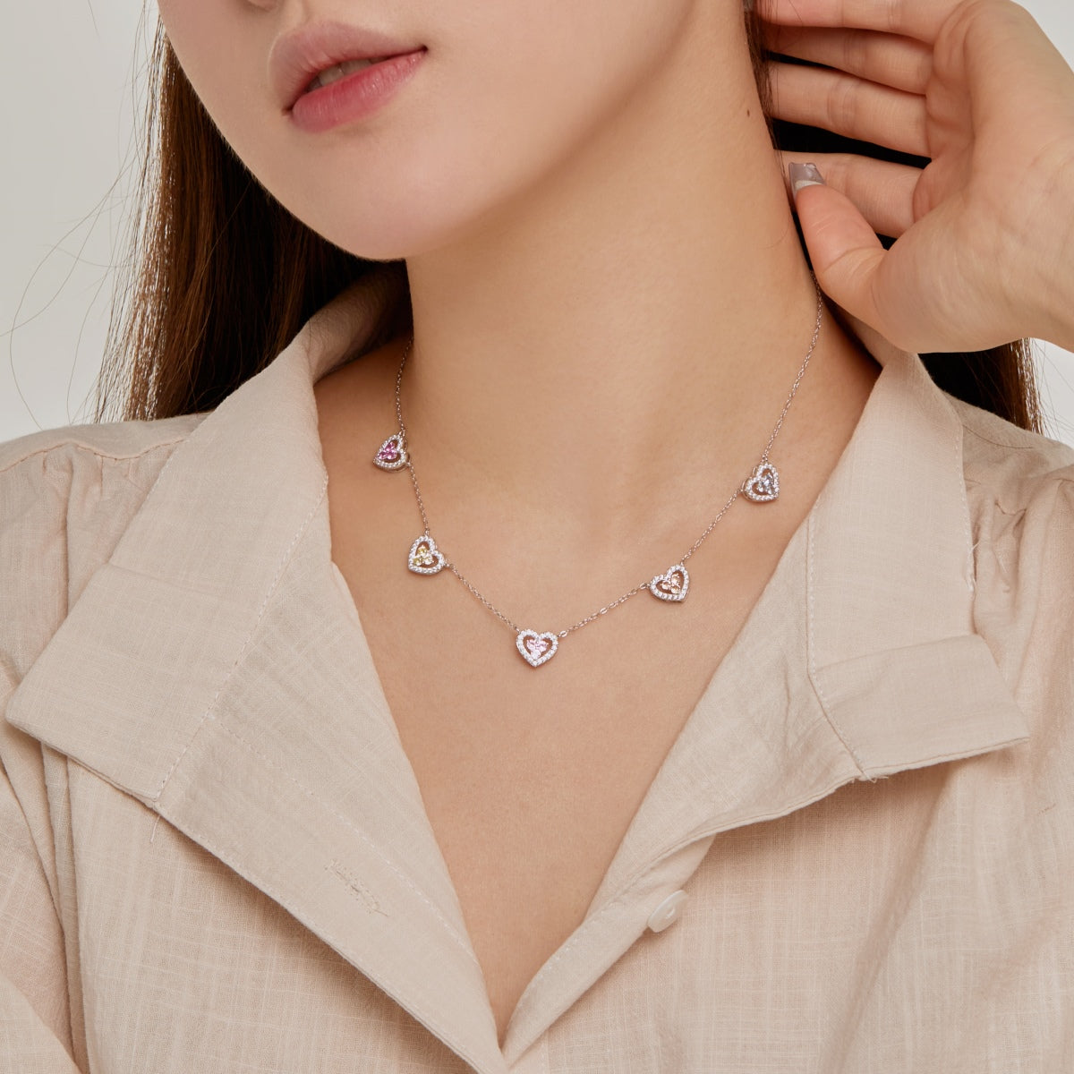 [Bloom]Sparkling Five Heart Necklace