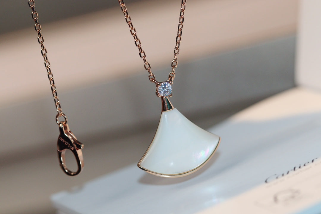 [Bloom]DREAM NECKLACE WHITE MOP PINK GOLD 1 DIAMOND