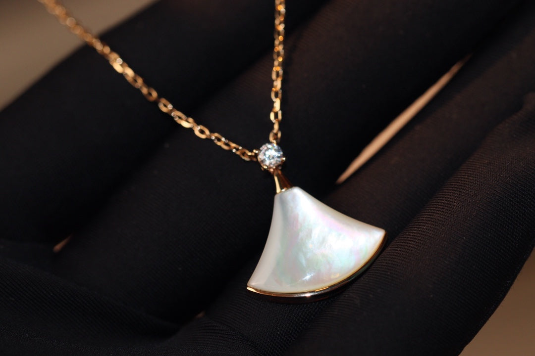 [Bloom]DREAM NECKLACE WHITE MOP PINK GOLD 1 DIAMOND