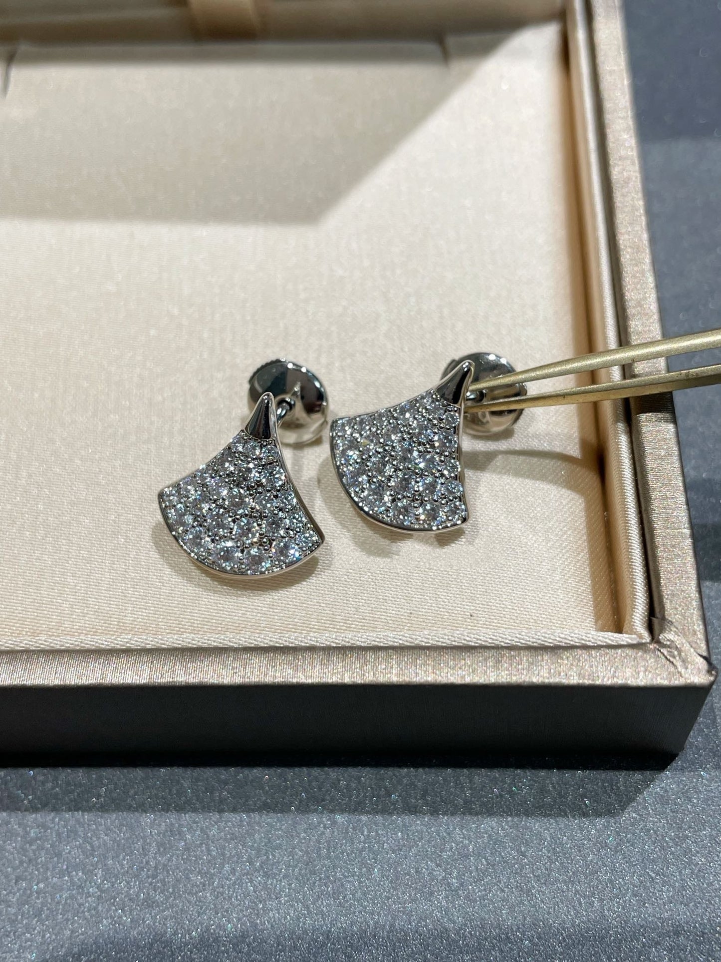 [Bloom]DREAM STUD EARRINGS DIAMOND