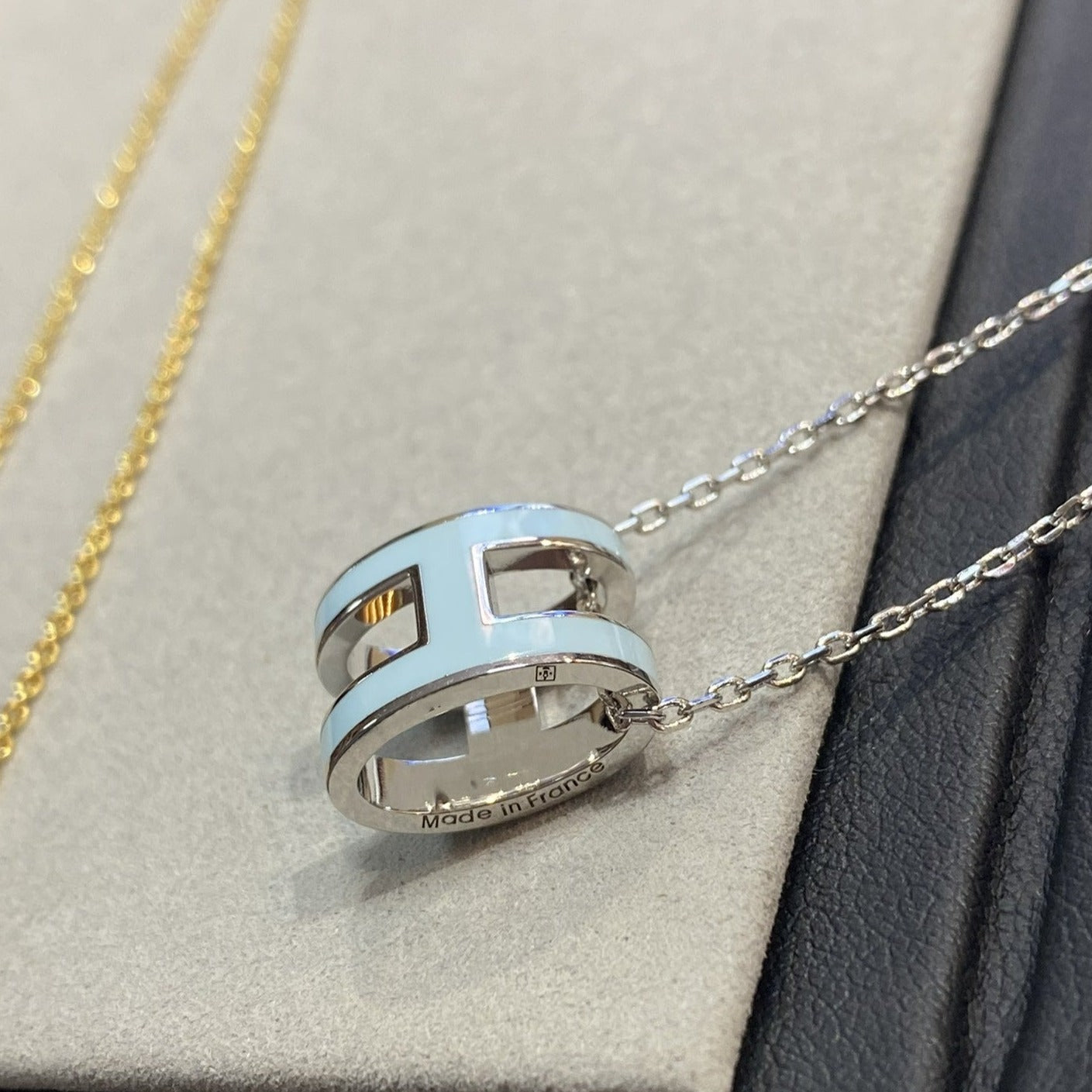 [Bloom]POP H LIGHT BLUE NECKLACE