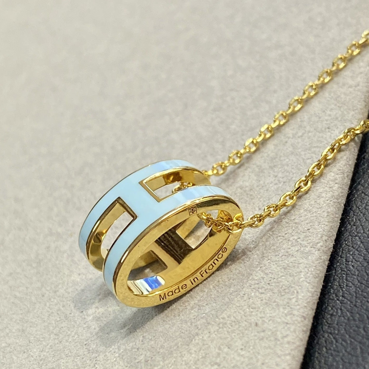 [Bloom]POP H LIGHT BLUE NECKLACE