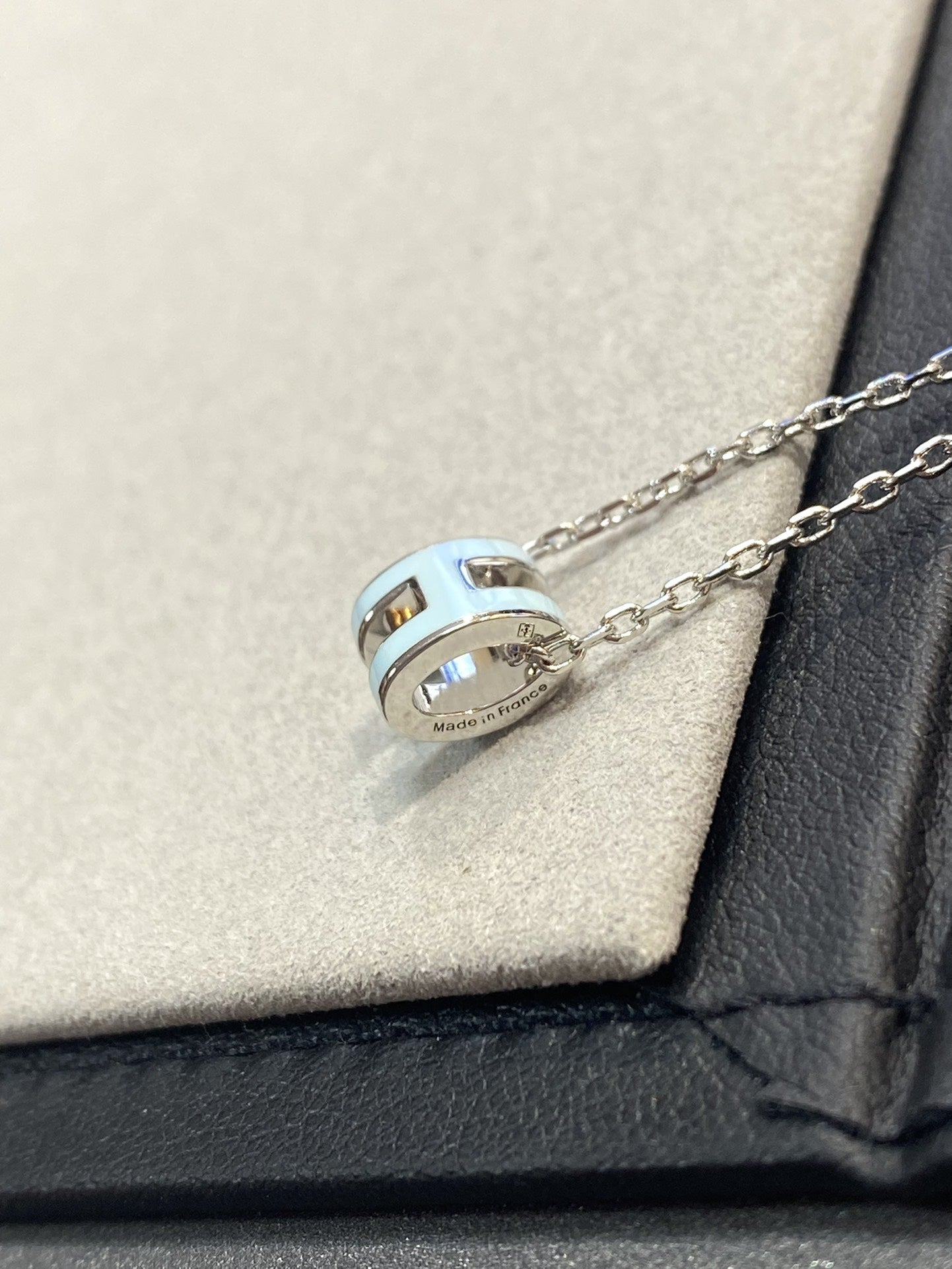 [Bloom]POP H LIGHT BLUE NECKLACE