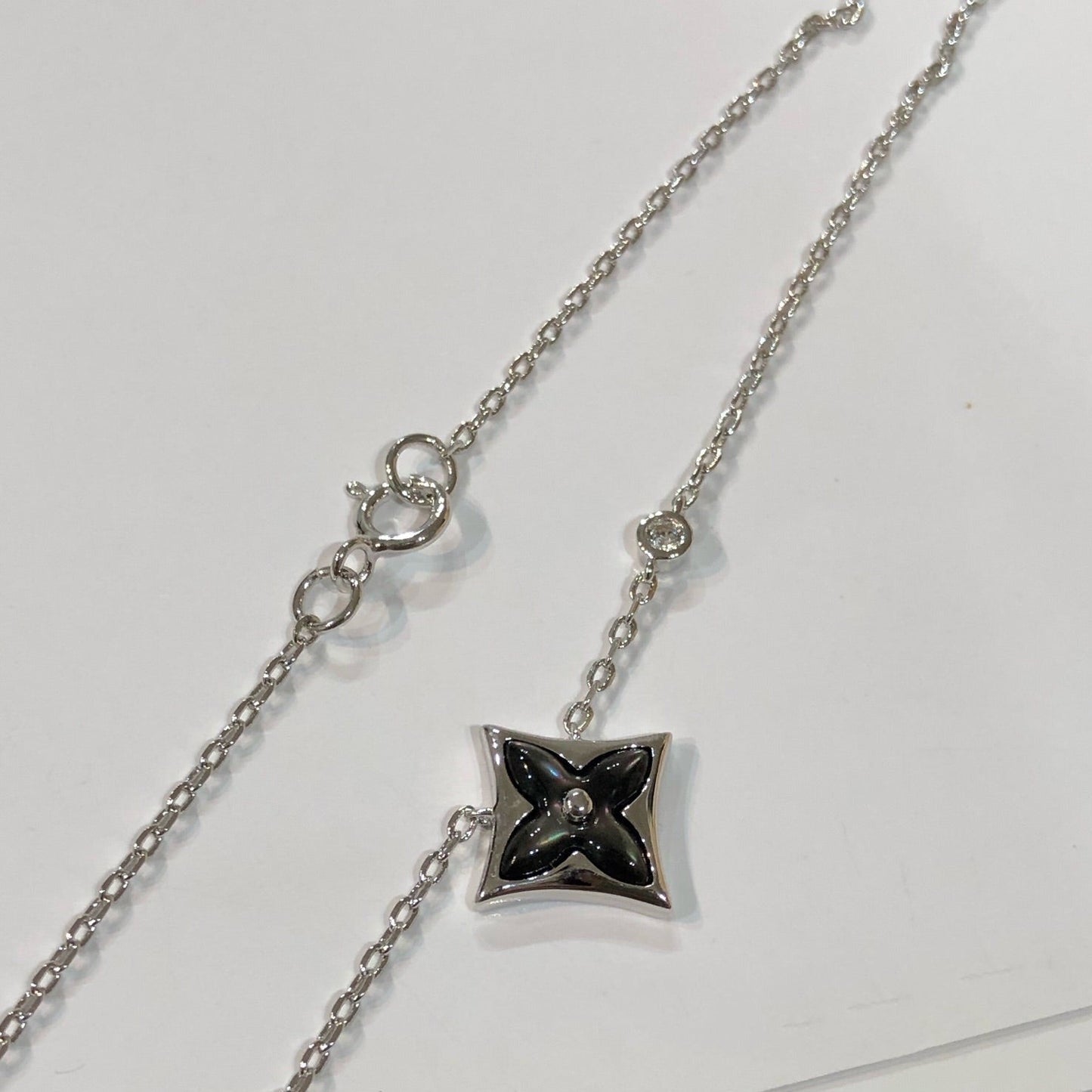 [Bloom]STAR BLACK MOP NECKLACE