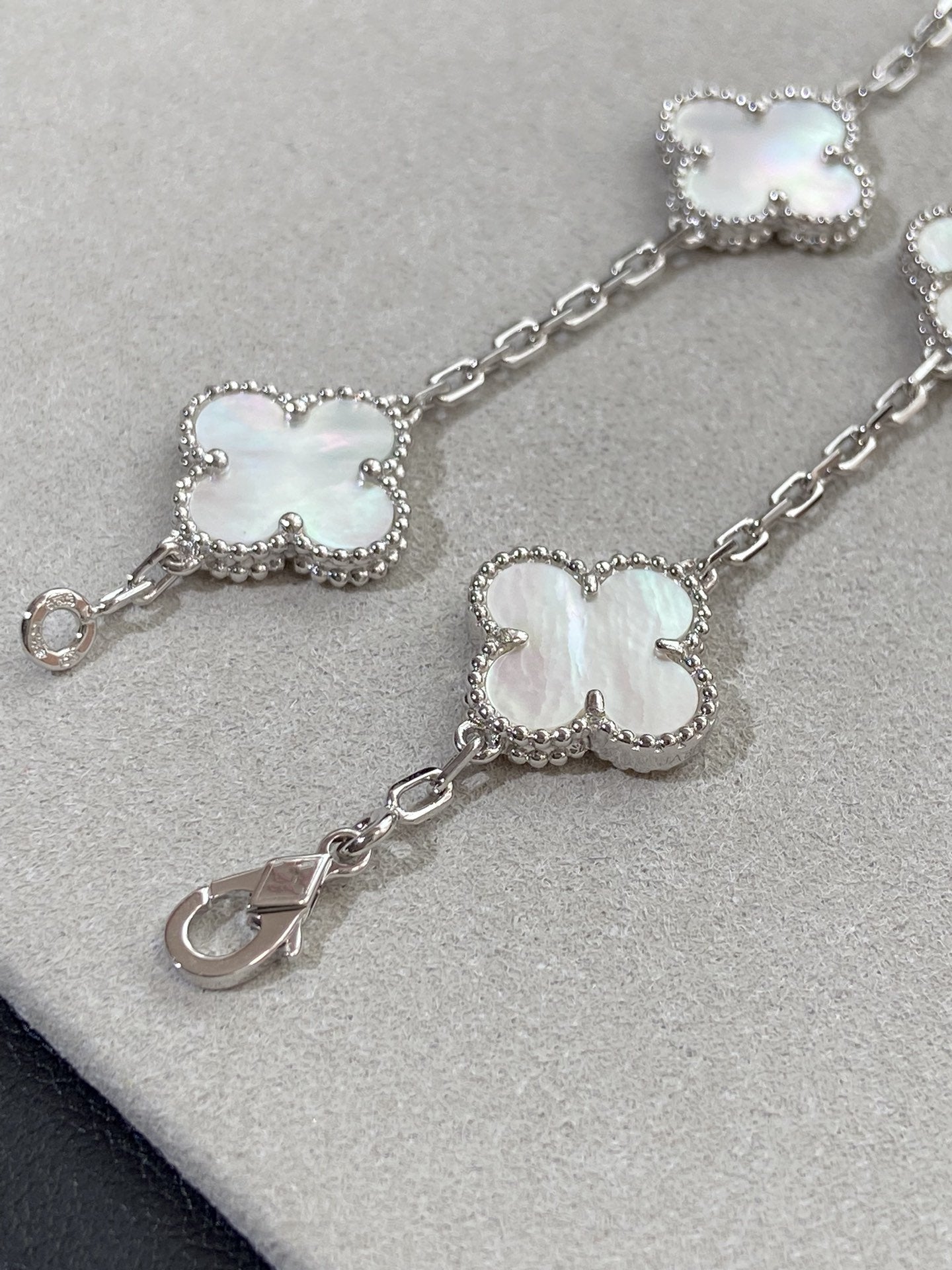 [Bloom]CLOVER SILVER MOP 5 MOTIF BRACELET