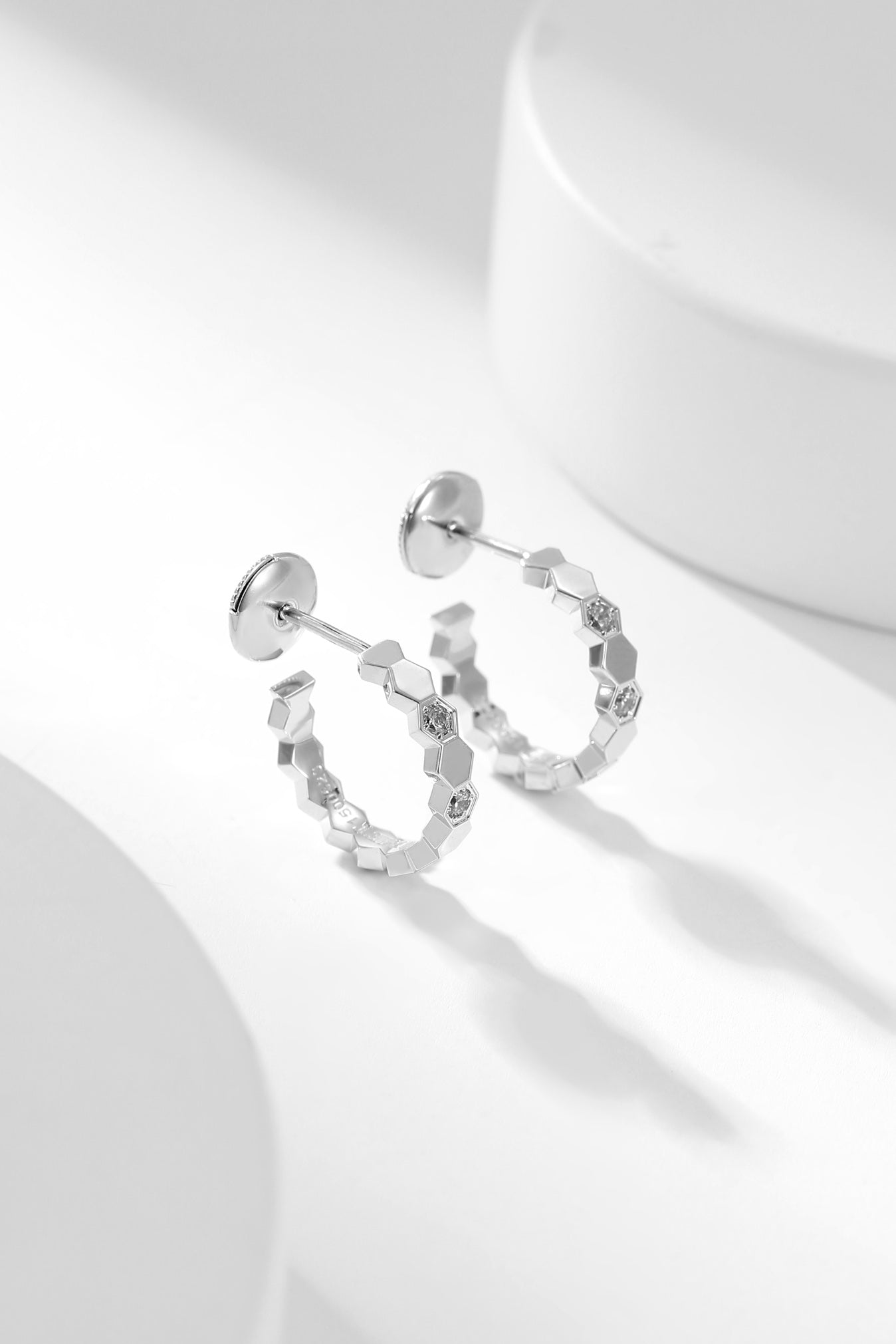 [Bloom]BEE LOVE DIAMOND HOOP EARRINGS