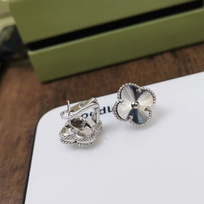 [Bloom]CLOVER MEDIUM STUD EARRINGS