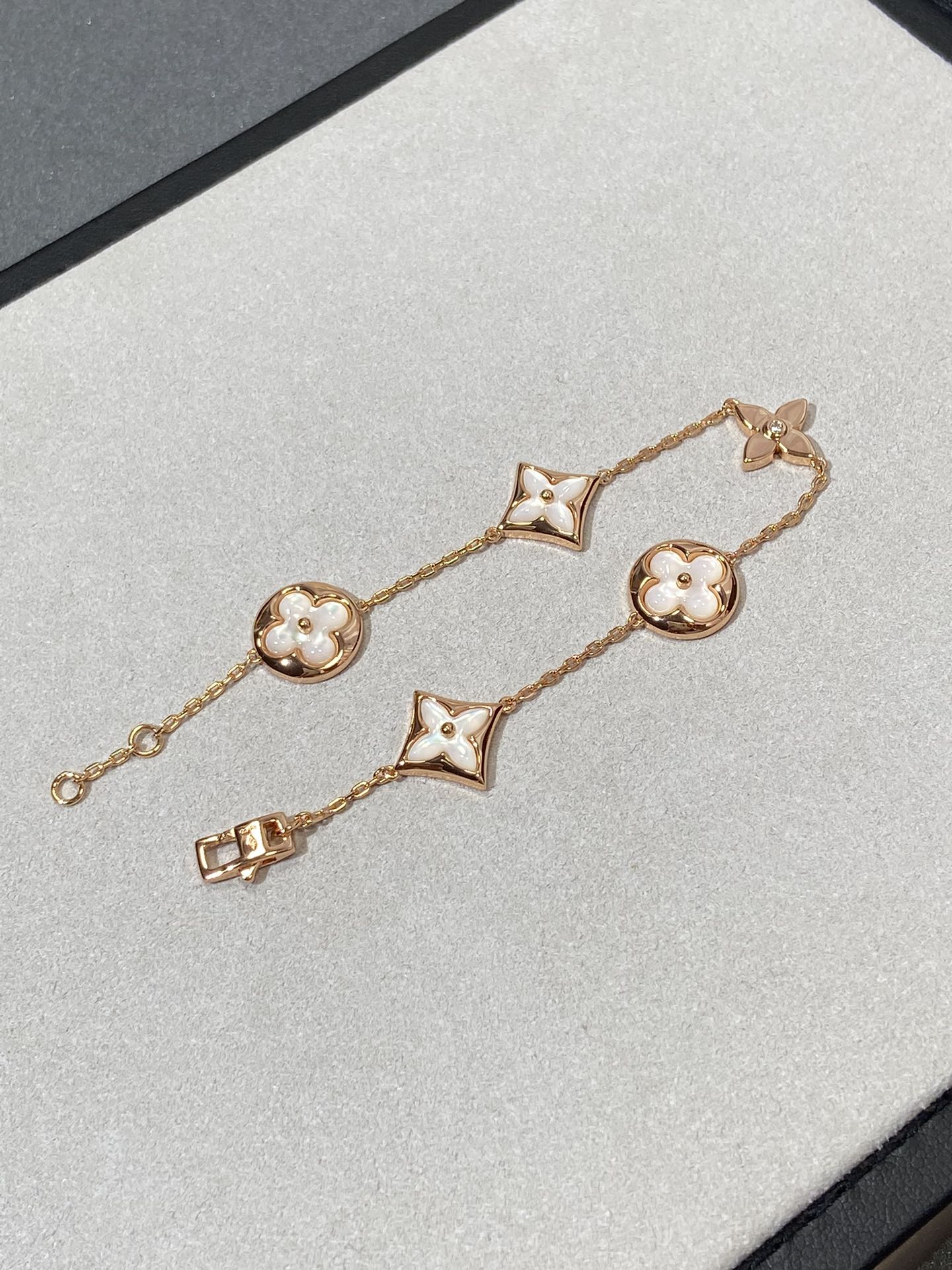 [Bloom]STAR AND SUN 5 MOTIF MOP PINK GOLD BRACELET