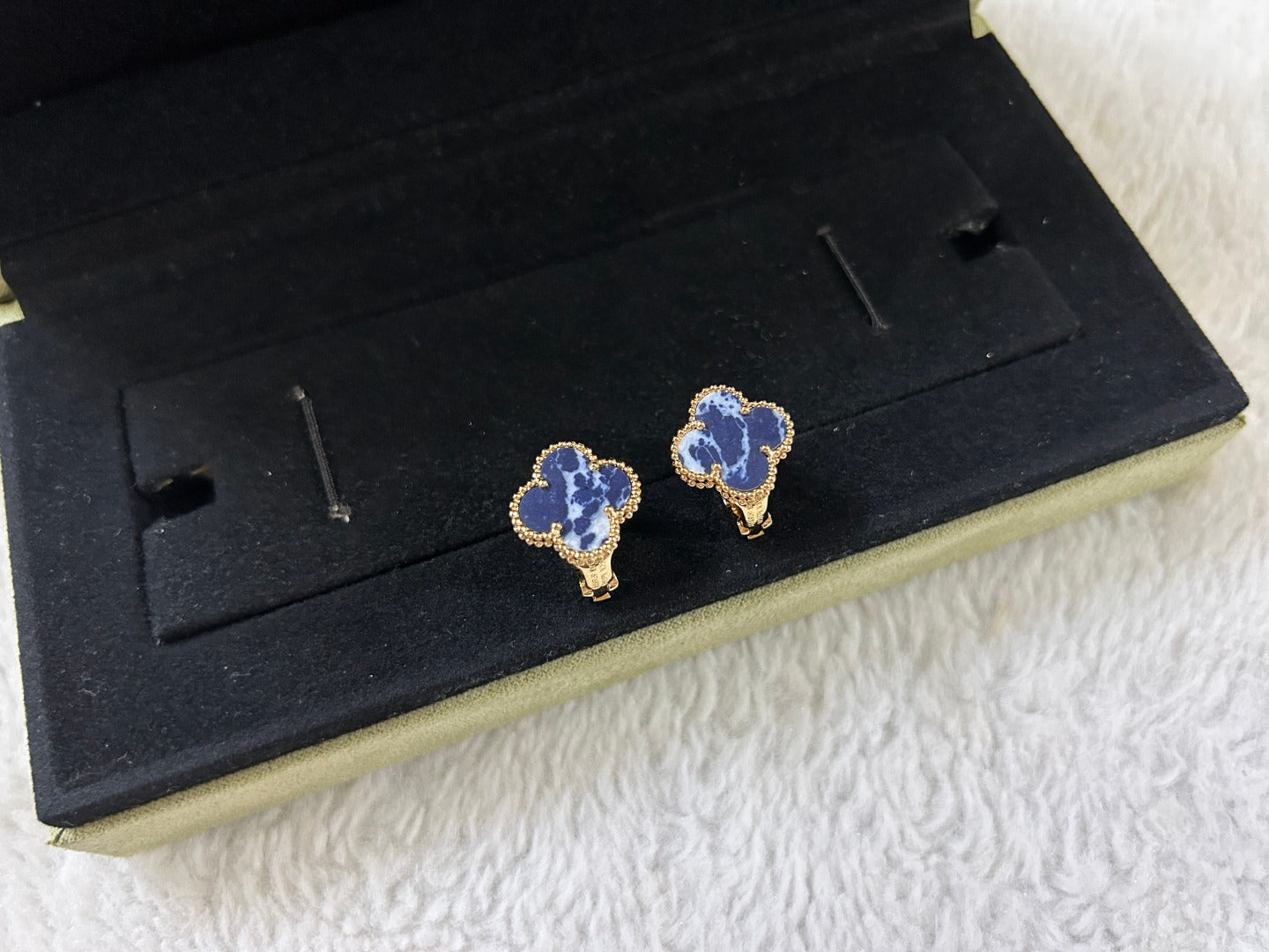 [Bloom]CLOVER PIETERSITE MEDIUM STUD EARRINGS