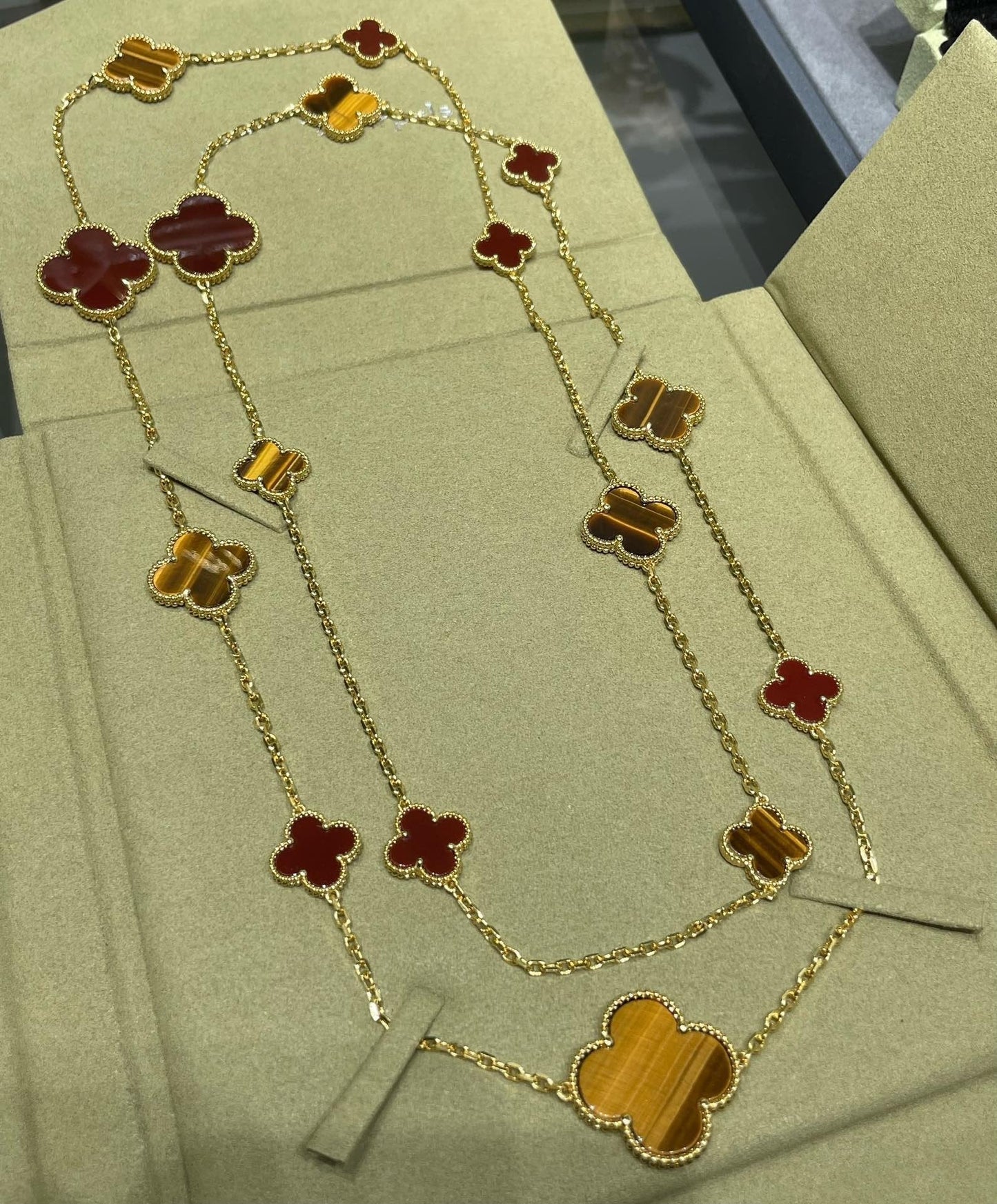 [Bloom]CLOVER 16 MOTIF CARNELIAN TIGER EYE ROSE GOLD NECKLACE