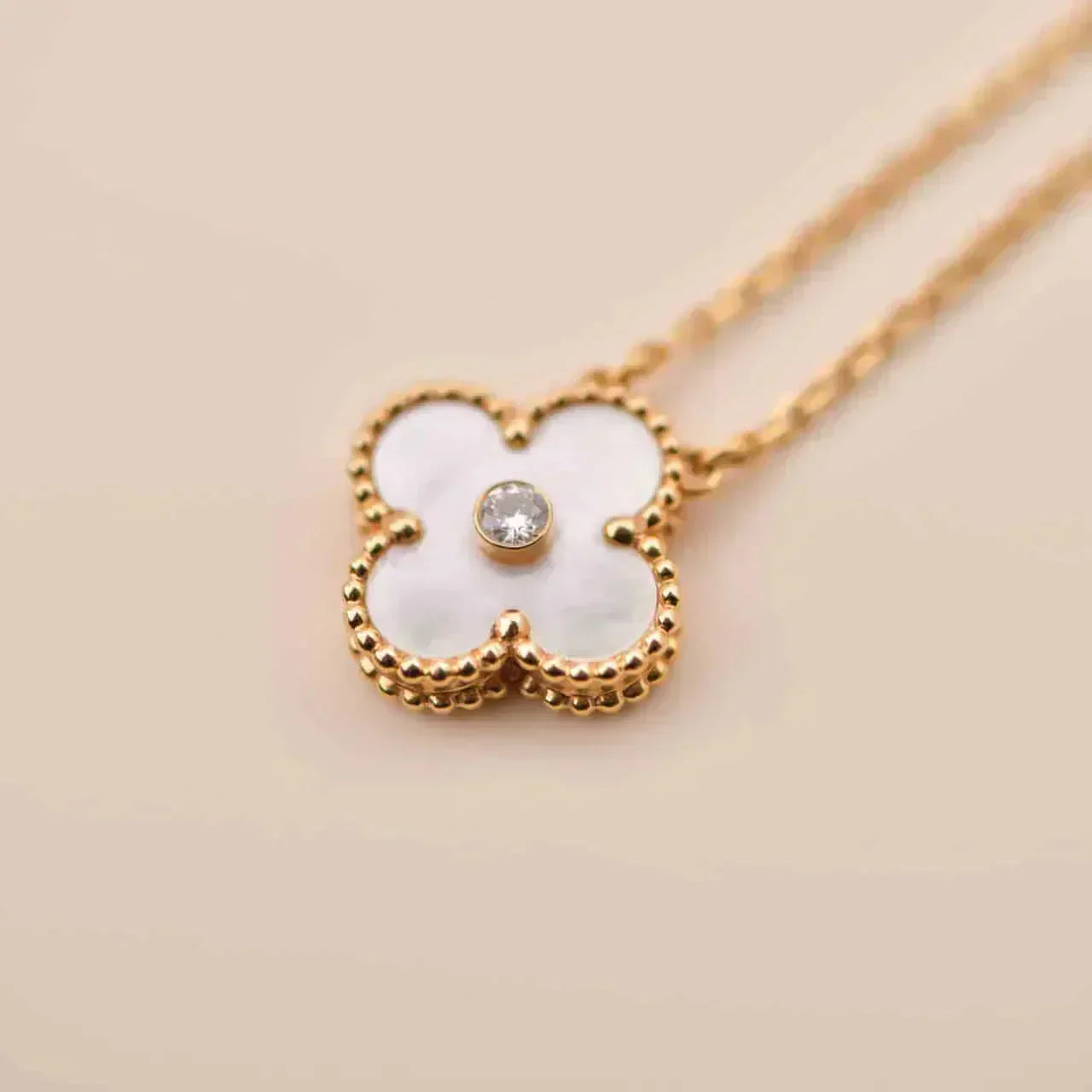 [Bloom]CLOVER 15MM DIAMOND WHITE FRITILLARIA NECKLACE