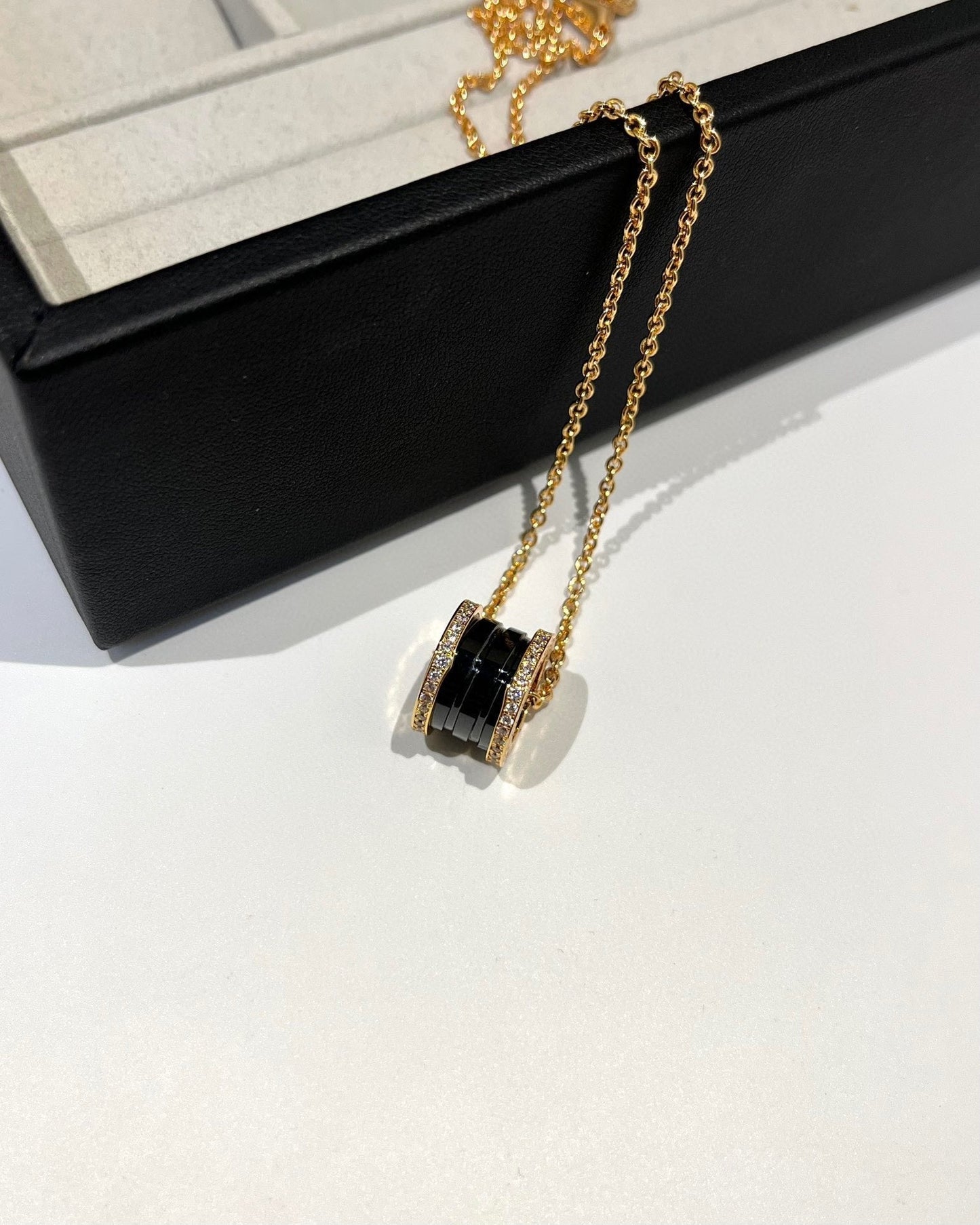 [Bloom]ZERO 1 BLACK CERAMIC DIAMOND PINK GOLD NECKLACE