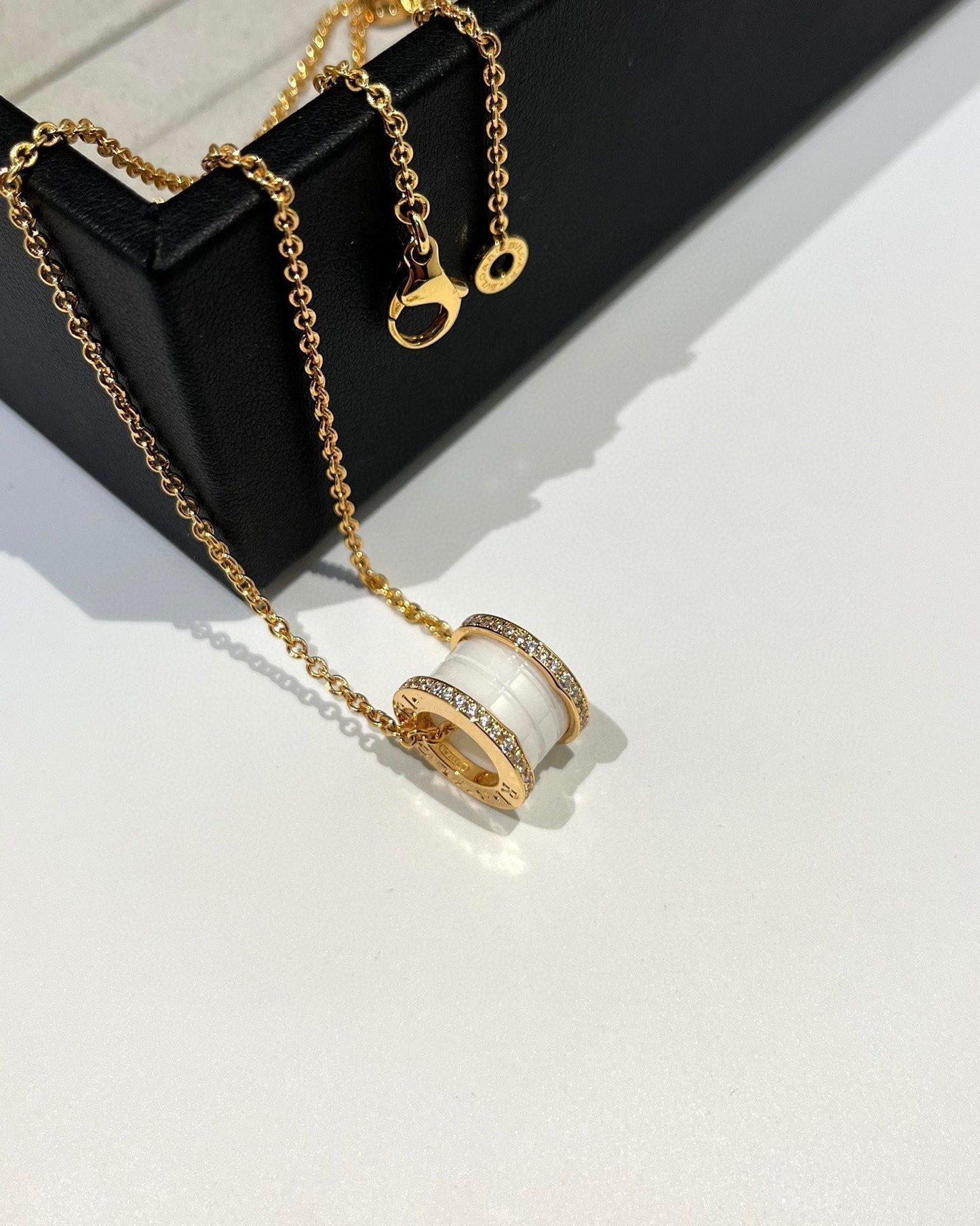 [Bloom]ZERO 1 WHITE CERAMIC DIAMOND PINK GOLD NECKLACE